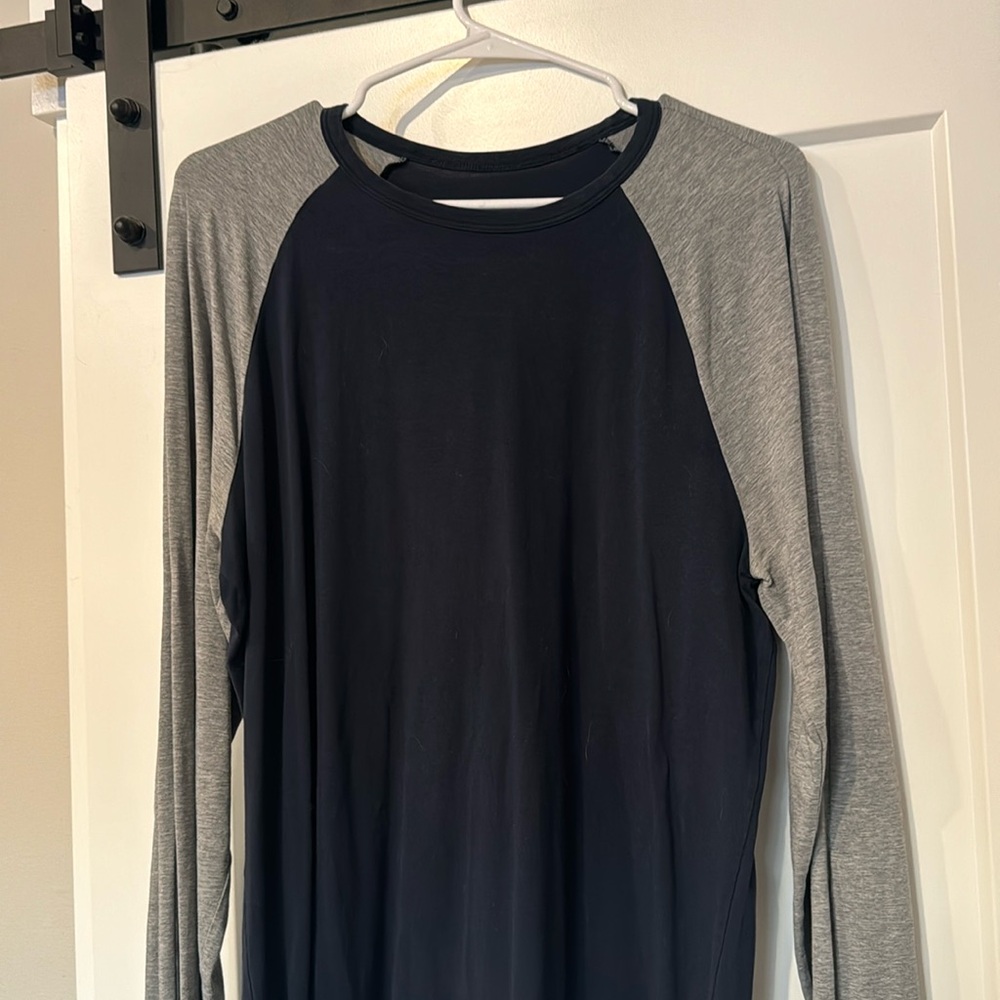Lululemon men’s long sleeve